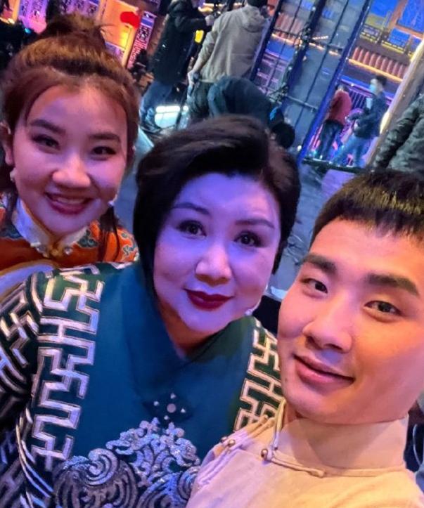 侯震|德云社陶阳凌晨发文,晒出自己的画作,粉丝:这是侯震还是杨鹤通