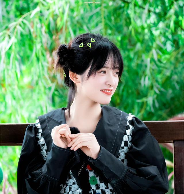 沈月|《无限超越班》中，惠英红给沈月做示范，沈月却说：我不想演