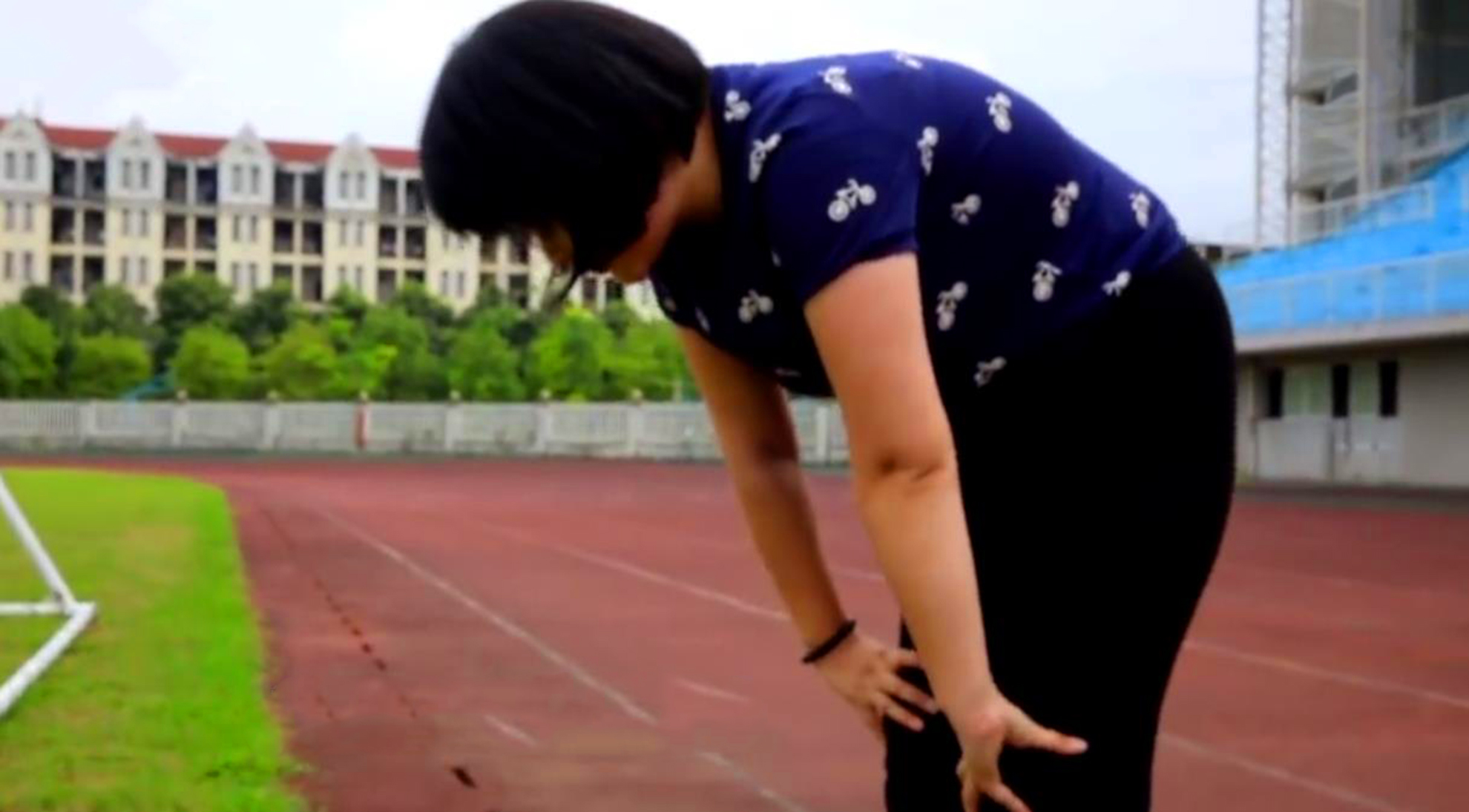 李雪|故事：小伙网恋一年半，千里昭昭去奔现，没想到是一胖妹，无语了