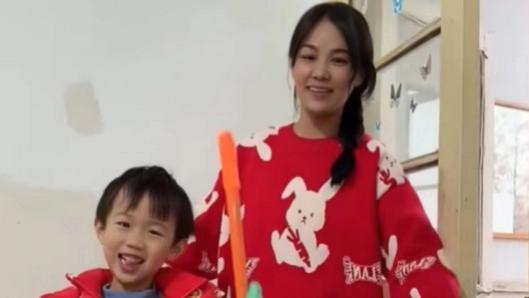 街拍|张兰、向太、樊小慧撞衫！直播3巨头比拼，向太却因一点被骂惨