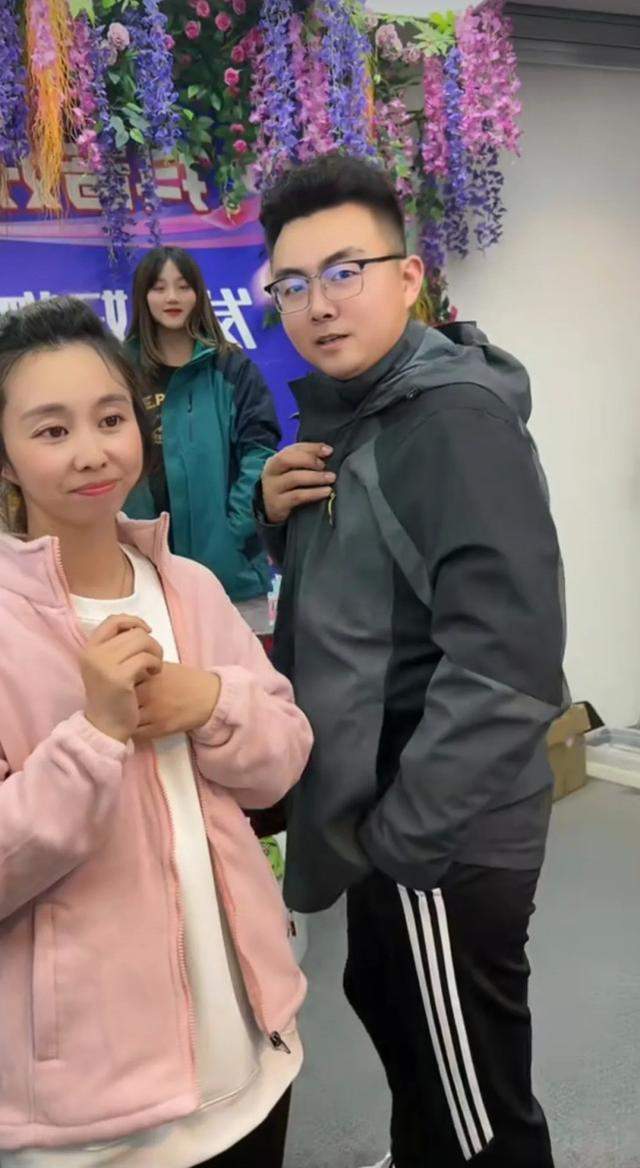 带货|饮水思源?田静发长文回应买房改名事宜,网友劝其要善待许妈姚爸