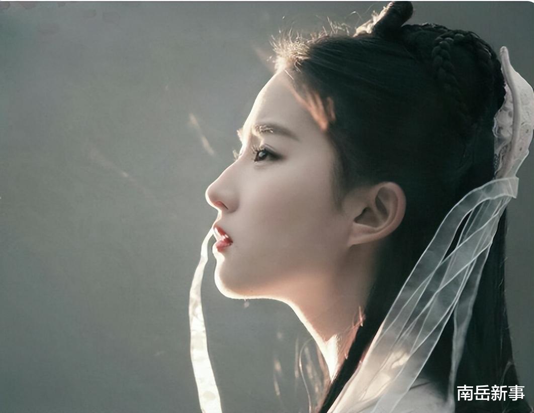 明星素颜|油光满面，浮肿显老，去掉绝美滤镜后，这些绝世美女个个回归普通