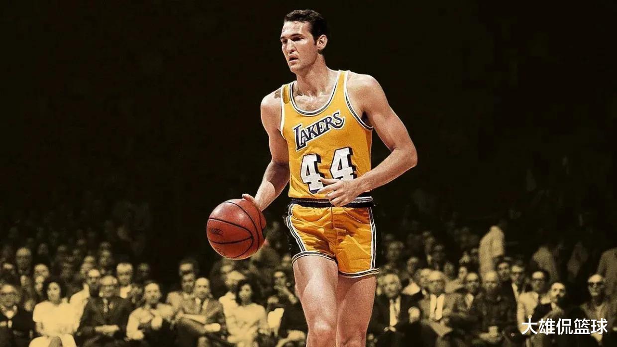 勒布朗·詹姆斯|美媒列出了至少十次入选最佳阵容一阵的十名球员，谁的数据更好