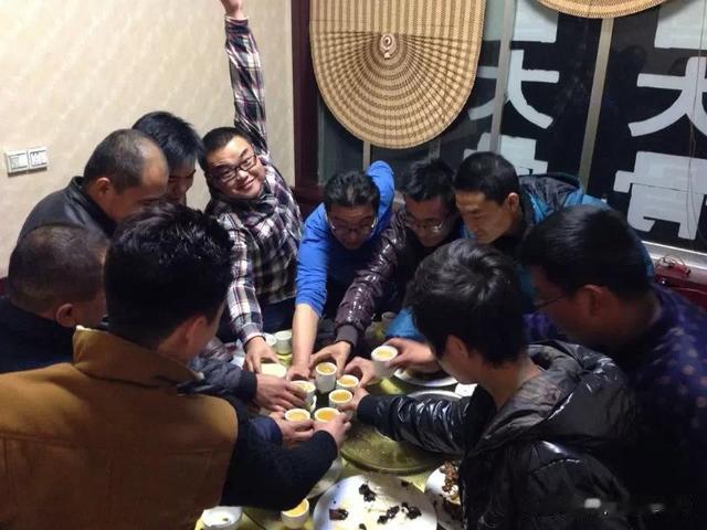 饵料|夜钓夫妇钓起了“鱼王”，巧上加巧，后来成了我的钓鱼挚友