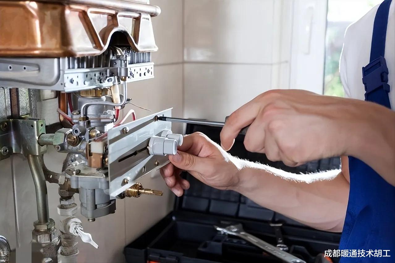 安装地暖要小心超低价的进口材料，它们可能是披着进口品牌的外表