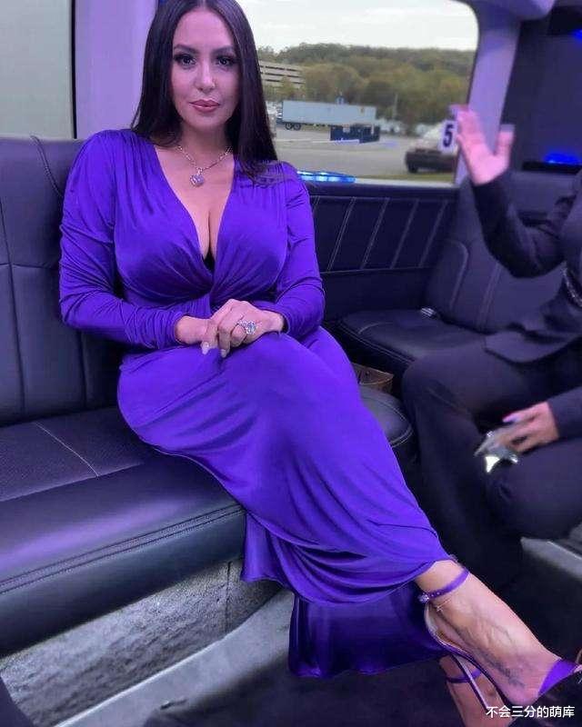 瓦妮莎|科比离开快800天，瓦妮莎缺少运动伙伴重200斤，身材却胜过卡戴珊