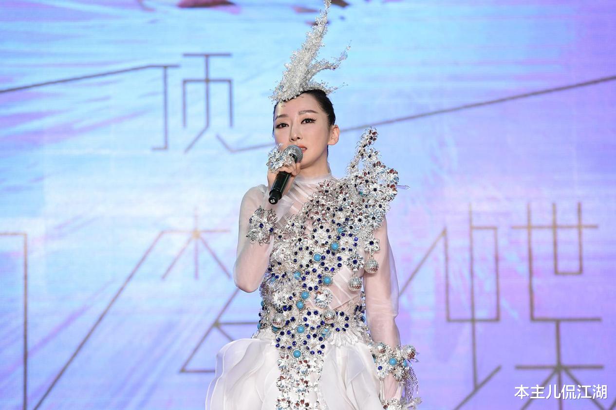 萨顶顶|5年前,萨顶顶败的摧古拉朽