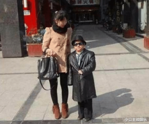 陈三木|“中国第一矮星”陈三木，身高仅1.28，4段婚姻全是娶“小娇妻”