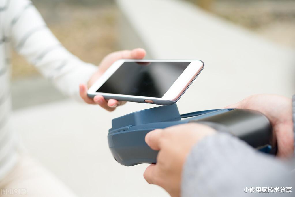 手机壳后面为什么要放一张钱?好多人还不懂,看完我也赶紧放