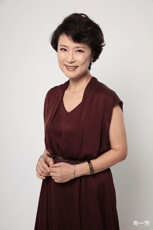 外来媳妇本地郎1|60岁的广州演员禤智红,戏里嫁给牛哥,现实中嫁给自己恩师