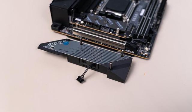 主板|用料优秀接口丰富!技嘉B650IAORUSULTRA主板拆解