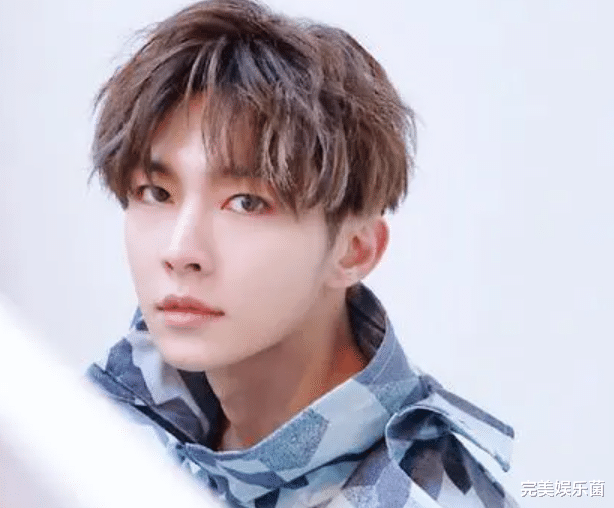 小S|小s邀请炎亚纶参加节目后，又将其互动评论删除，网友：演给谁看