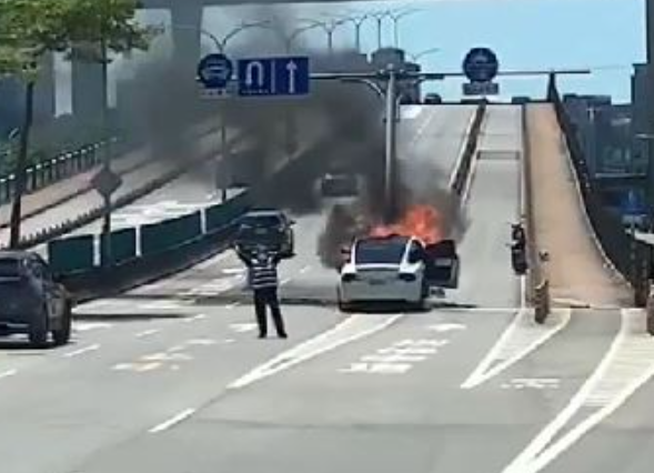 林志颖|6岁儿子称林志颖当天是去参加赛车比赛，起火前5秒获救场面凶险