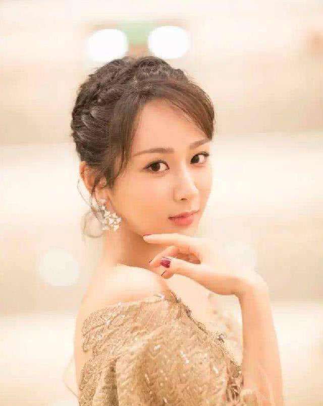 张天爱|李沁被爆已经飞去相关场地,试穿金鹰女神礼服,杨紫又被心疼一波