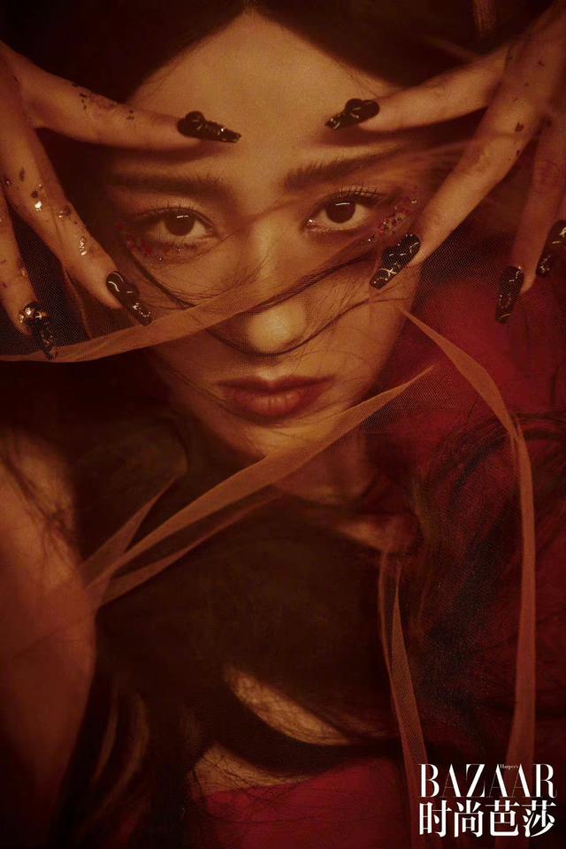 披荆斩棘|佟丽娅曝飞沙漫舞国风大片 薄纱舞衣彰显异域风情