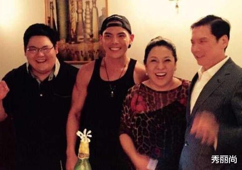 李小龙|向佑:我爸是向华强,我哥是向佐,我在没有父爱的环境下带泪成长