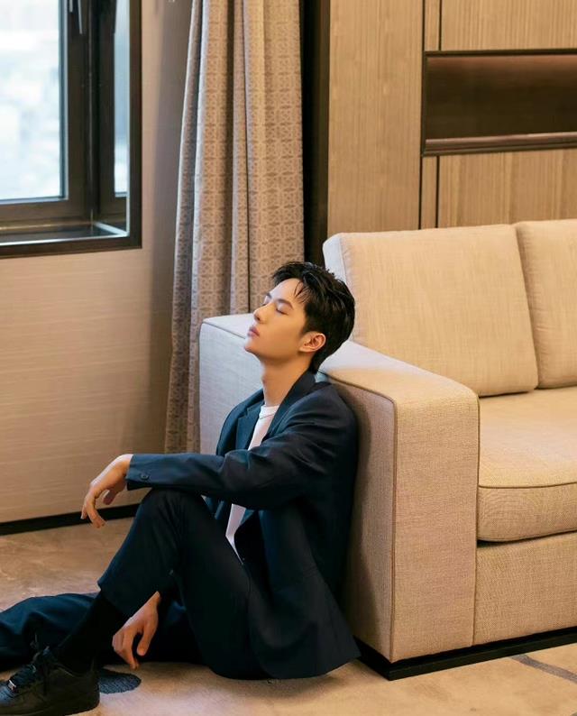 王一博|王一博“三新”喜报：林氏家居官宣、冰雨火大获好评、街舞5开播