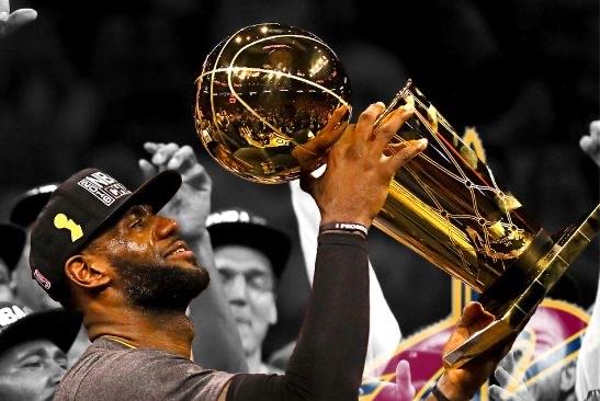 勒布朗·詹姆斯|詹姆斯最厉害的纪录是什么？不是NBA最年轻先生，这项纪录最光荣