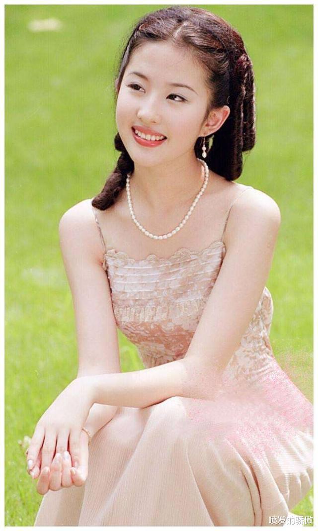 刘亦菲|刘亦菲是“变性人”？圈内人士爆猛料：她曾做过2次变性手术