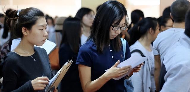 国企|研究生求职辛酸史，从国企跳槽到私企后悔不已，发现选择大于努力