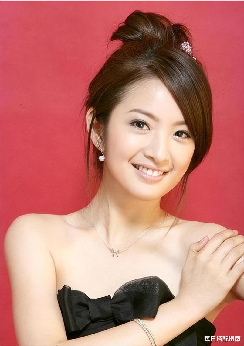 发型 建议短圆脸的女生，别小看妆造的重要性，几个技巧让你颜值翻倍