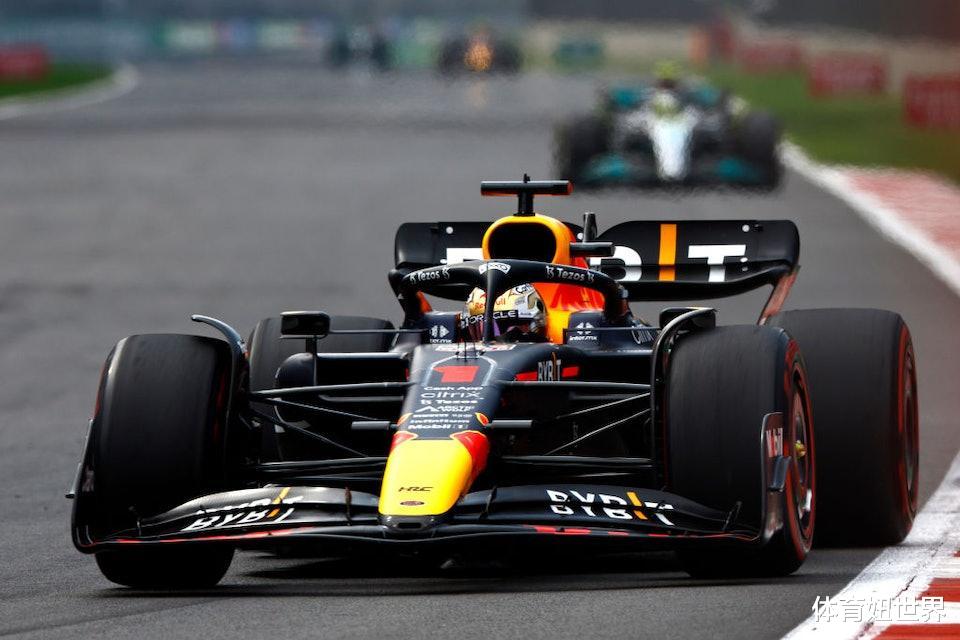 F1：明年新规惹争议，众多车手反对，维斯塔潘怒斥：会导致大量的撞车