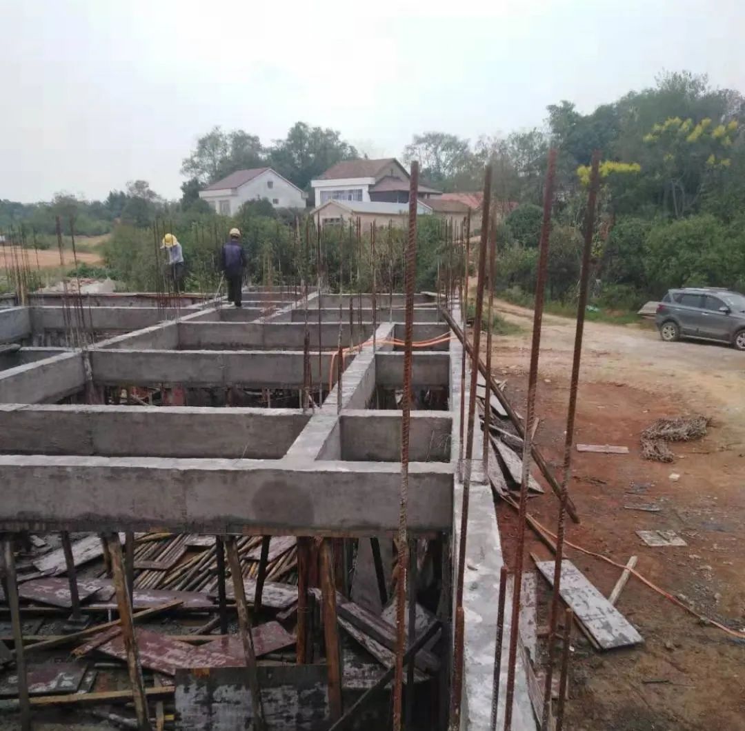 土建造价参考50.3万,面宽17.1m×进深11.7m 二层新中式风格别墅