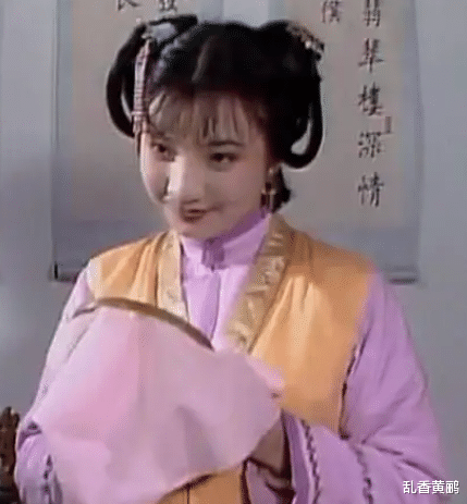 陈晓旭|1986年出版的“红楼定妆照”挂历，要多丑有多丑，陈晓旭面目全非