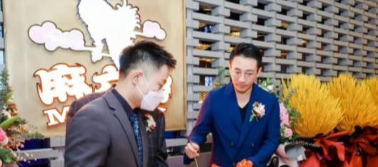 张兰|张兰再次病倒,怒斥造谣者,否认复阳,汪小菲送6位数手链安慰