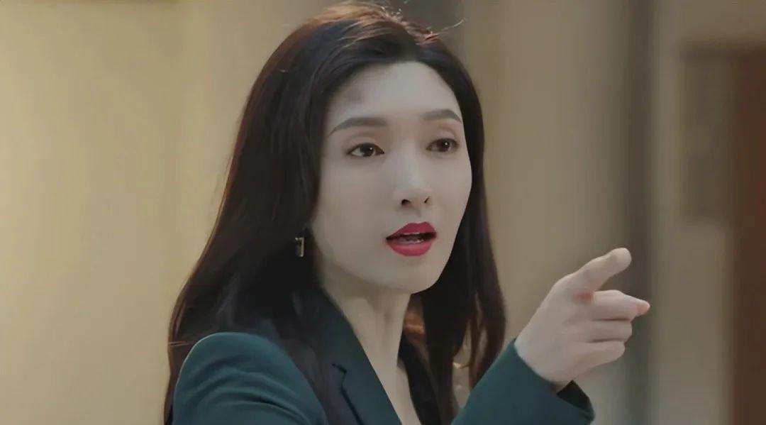 抖音|娱乐圈的10位演员:黄磊演戏被嘲像厨子,赵雅芝摇头晃脑