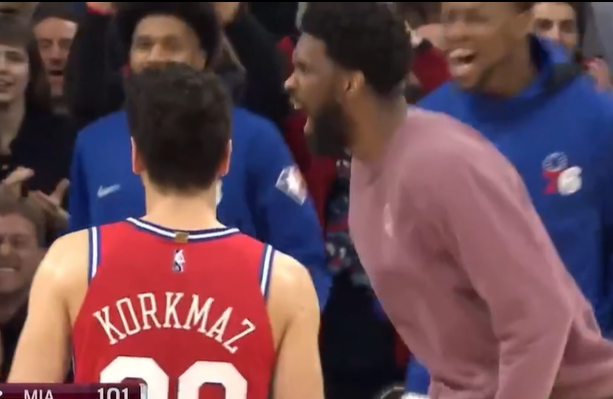 费城|NBA大爆冷！残阵费城掀翻东部第1，新星轰28分，大帝怒吼现场沸腾