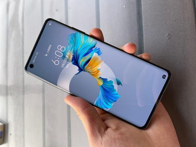 iPhone|春节换手机你还敢买这三款?行内人公认的高价低配,别花冤枉钱了