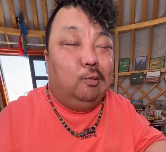 |“羊亡爷”恩克自曝瘦了,与好兄弟站一起时,肚子说不了谎