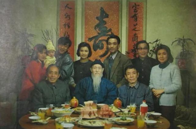 鸡蛋|娶外国妻，吃了10年“软饭”，中年才翻红的他差点被埋没