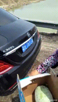 00后|耳机戴多了，耳朵好痛，而且里面还有液体，怎么办？