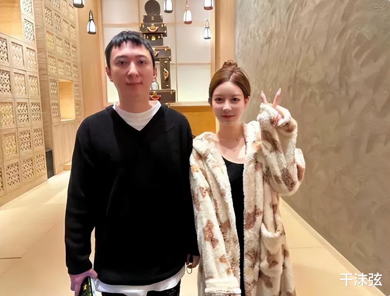 王思聪|王思聪带小15岁女友嗦粉!AA付款太小气,女方晒豪宅被指拜金