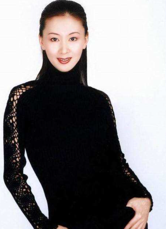 汤加丽|因拍“人体写真”被丈夫甩，被父母断绝关系的汤加丽，如今咋样了