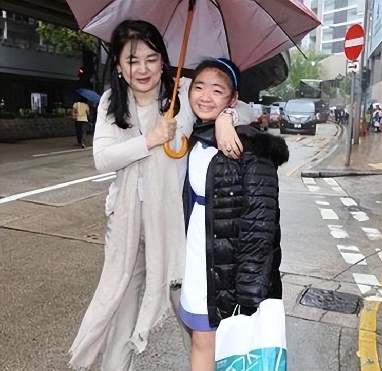 胡慧中|胡慧中：林青霞的接班人，挚爱的两个男人，一个惨死一个锒铛入狱