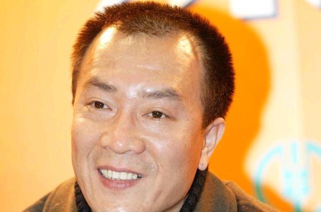 戴志诚|汪洋替戴志诚辩解,他和袁茵在一起有正式手续,你们凭什么要管?