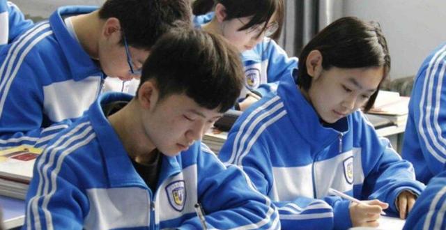 穿衣搭配|教育部传来好消息，中考分流迎来新调整，家长：希望可以尽快落实