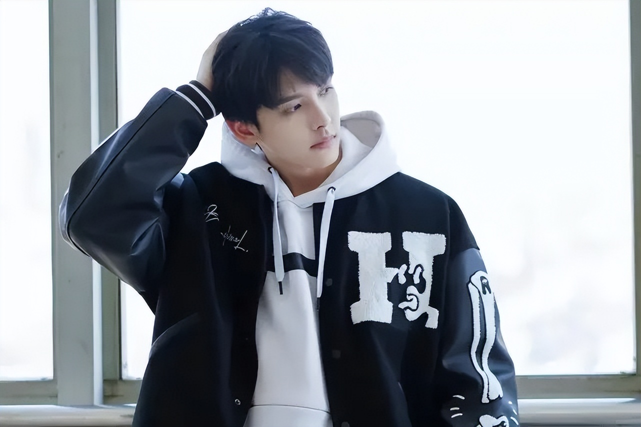 整容|审美堪忧！这10位小鲜肉，“整丑”成锥子脸，真是捡芝麻丢西瓜