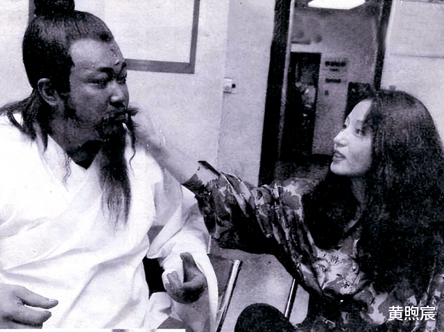 金超群|“包青天”金超群:娶初恋,妻子为他退出娱乐圈,结婚35年无绯闻