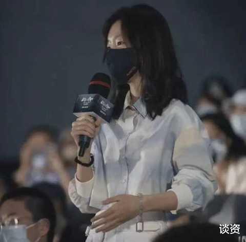 马思纯|马思纯周冬雨结伴爬山,两人形影不离很亲密,不和谣言不攻自破