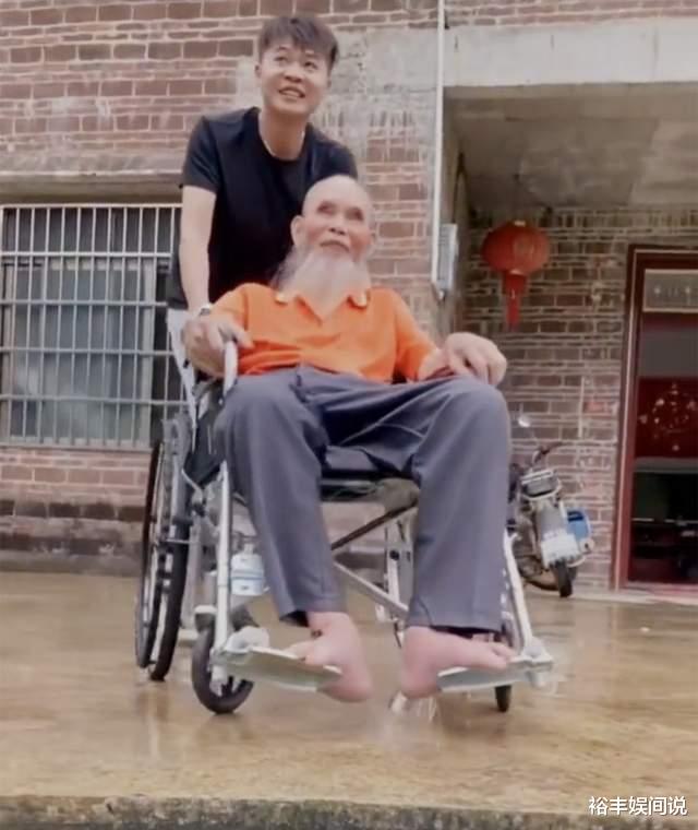 许华升88岁爷爷因新冠离世！两度感染住进医院，升妈透露详情