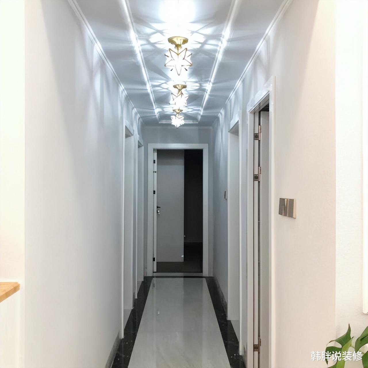 她把新房晒到网上,装修效果很简洁,却因衣柜里面装厕所“火”了