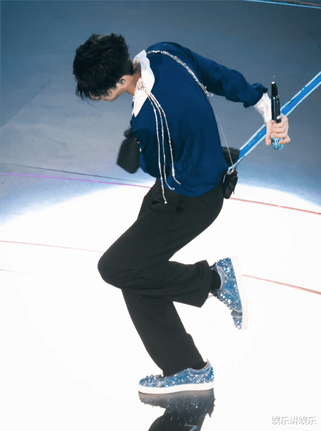 王一博|林雨申直播响起王一博《无感》，意外联动惊到众人，粉丝：没想到