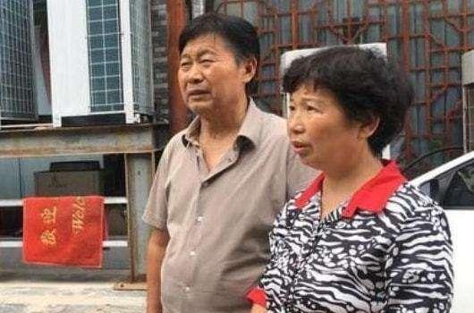 杜新枝|二八事件争端不断!云昊再曝杜新枝郭希志合照,嘲讽味儿十足