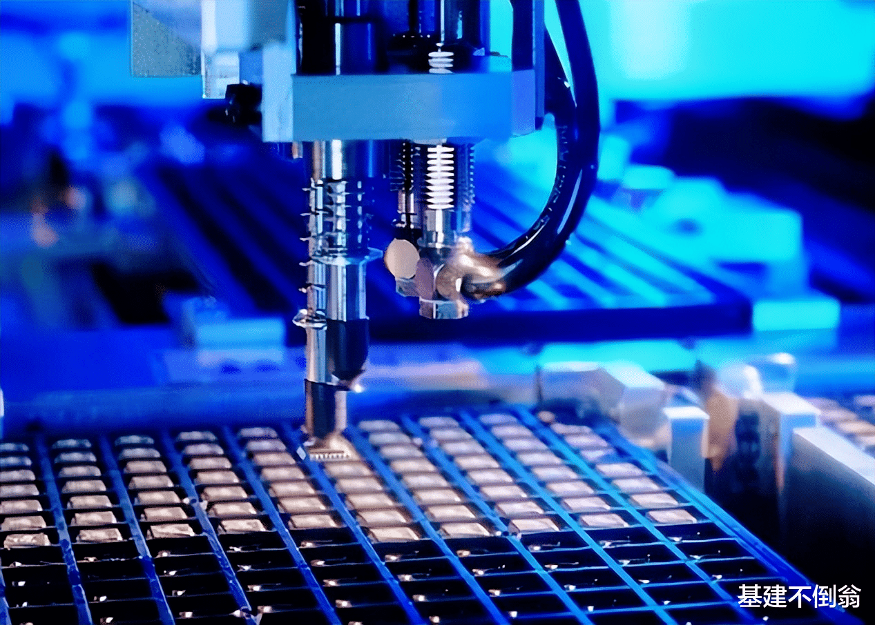 光刻机|有所调整！荷兰ASML公司：对华新限制将包括但不限于先进光刻机