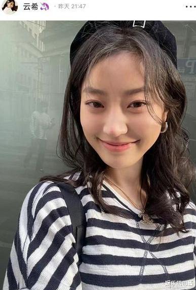 纪凌尘|纪凌尘对姐弟恋情有独钟?与韩国女友罕同框,两人穿搭惹争议