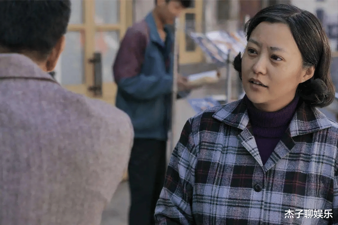 江珊|靳东与江珊分手12年，他娶二婚妻子已有白发，她爱情被女儿祝福